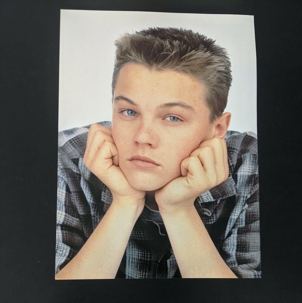 LEONARDO DiCAPRIO Young with Flattop Magazine Clipping